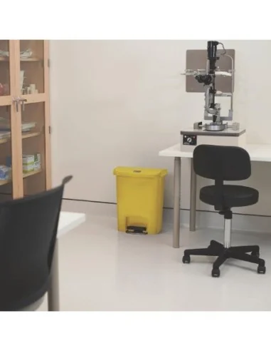 Poubelle à pédale frontale large Slim Jim Step-On Rubbermaid jaune 30L