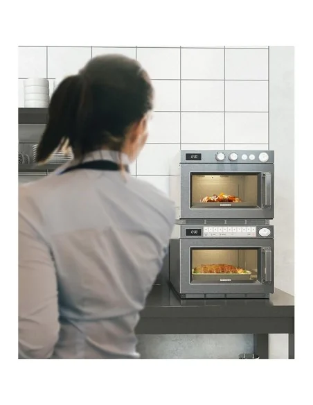 Micro-ondes professionnel programmable Samsung 26L 1850W